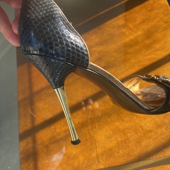 Guess Pencil Heel - Picture 3 of 4
